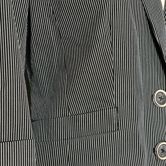 🌷NWOT Apostrophe black stripe blazer - Picture 9 of 10